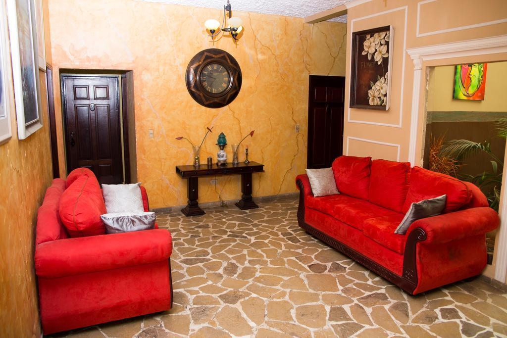 Hotel Casa Maria Сан Педро Сула Екстериор снимка